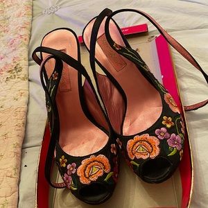 Betsy Johnson size 5.5 shoe